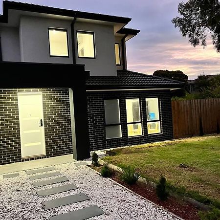 Brand New Modern 2 Bedroom Guesthouse At Airport! Melbourne Exterior foto